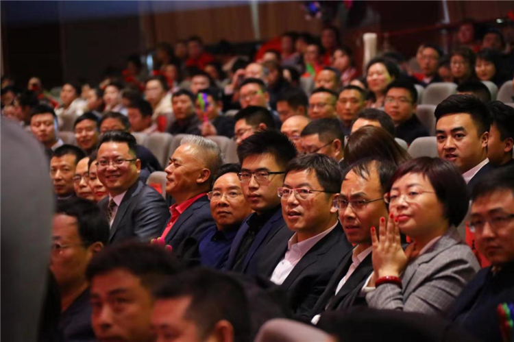 參會(huì)嘉賓歡聚一堂