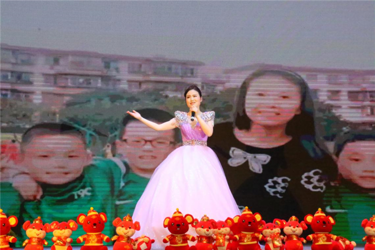 綿陽東辰學(xué)校 歌伴舞 《祝福教師》