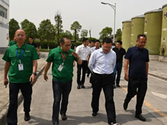 綿陽市委副書記、市長元方到清香園調(diào)味品專題調(diào)研